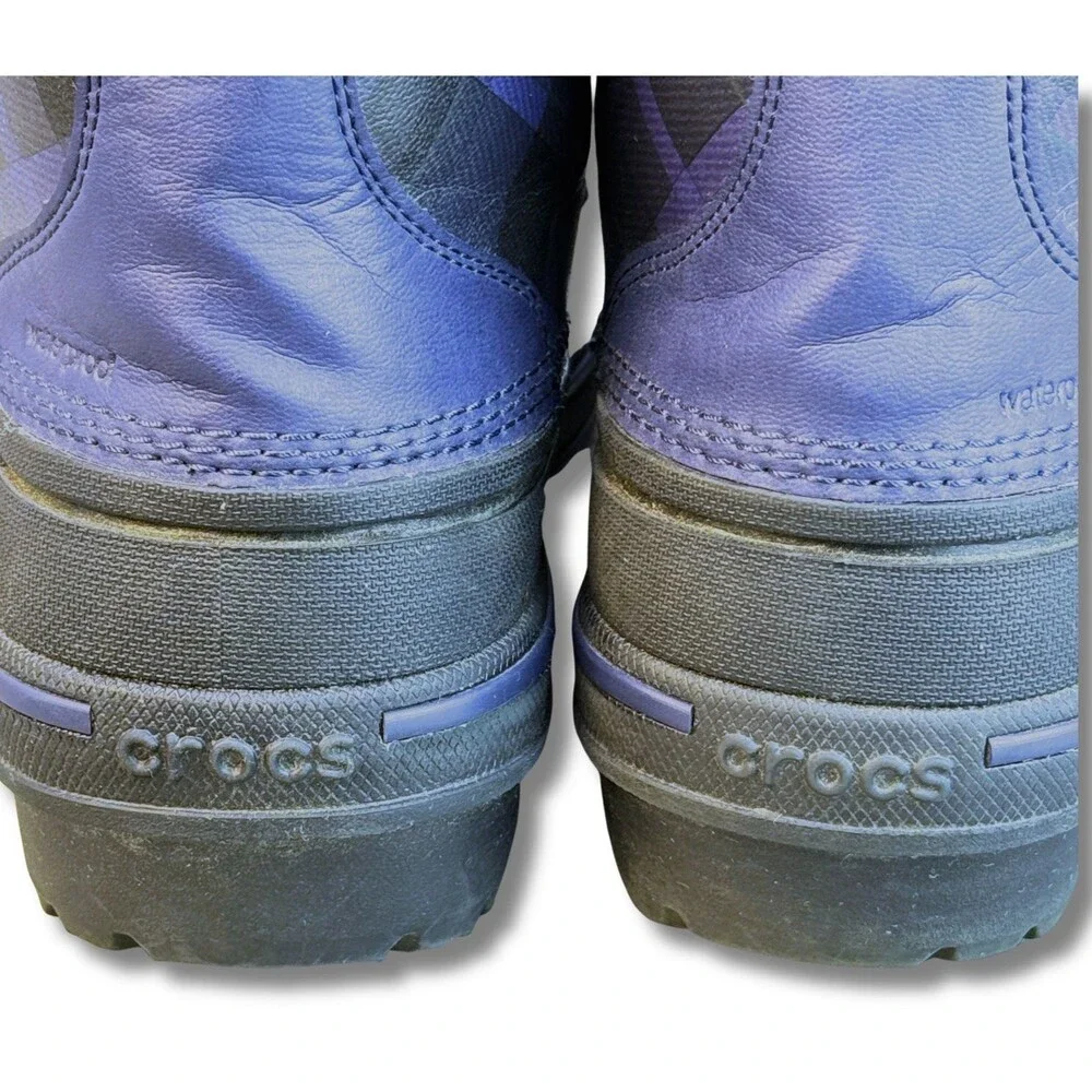 Crocs Winter Snow Boots Blue Tartan Plaid Women’s Size 7 Waterproof